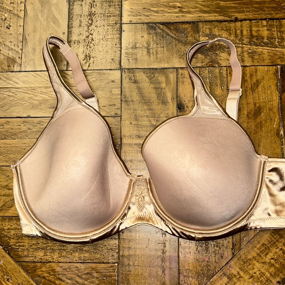 WonderBra Size 38C with light padding and underwire